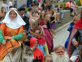 Víkend podle Deníku. Užijte si festival růží, čokoládový trh i slavnosti Barchan