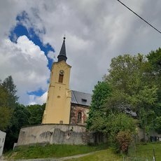 Chcete se bát? Navštivte Kostel sv. Jiří v Lukové