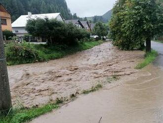 Vo Valaskej Belej vyhlásili pre povodne mimoriadnu situáciu