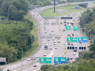 Na diaľnici v Bratislave povolia aj rýchlosť 130 km/h