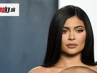 Deň najmladšej členky klanu Kardashian. Miliardárka Kylie Jenner zarába aj tým, že sa oblieka