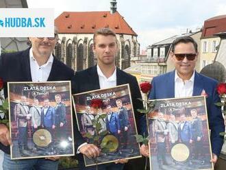 4 Tenoři si prevzali za svoj debutový album Zlatú platňu