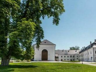 Kráľovský pobyt v jedinečnom Château Appony**** v lone nádhernej prírody a s bazénovým svetom.