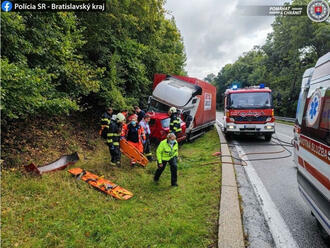 TRAGICKÁ NEHODA: Zrážku s kamiónom neprežila vodička osobného auta