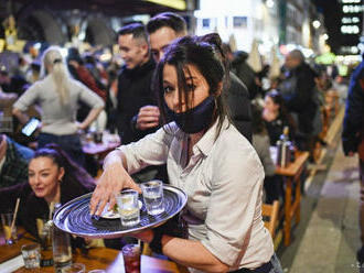 Berlín otvorí nočné kluby, vstup budú mať povolený najmä zaočkovaní