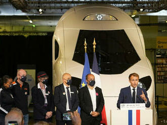 Macron predstavil nový model rýchlovlaku TGV