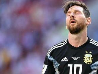 VIDEO: Hororový zákrok. Messi jen se štěstím vyvázl bez zlomené nohy