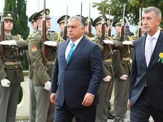 Zahraničných novinárov nepustili na tlačovú konferenciu Orbána s Babišom