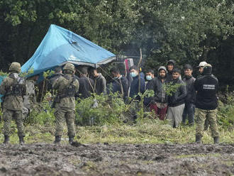 Litva a Lotyšsko začali na hraniciach s Bieloruskom stavať plot proti migrantom