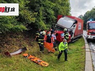 FOTO Tragická zrážka auta s kamiónom pri Pezinku: TU nebola šanca prežiť