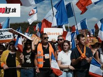 KORONAVÍRUS Viac ako 120-tisíc ľudí vo Francúzsku protestovalo proti covid pasom