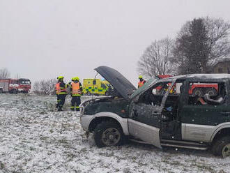 Jedno osobní auto havarovalo v pondělí dopoledne na silnici mezi Dolním Žandovem a Mariánskými…