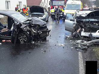 Jednotka ze stanice Šluknov a dobrovolná jednotka z Rumburku vyjely k dopravní nehodě tří osobních…