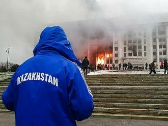 V Kazachstánu teče krev. Protesty se změnily v otevřený boj s policií