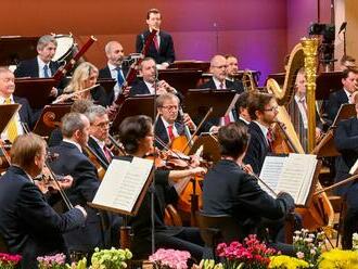 Polky a valčíky ve vyzdobeném Rudolfinu. Česká filharmonie uvedla novoroční koncert