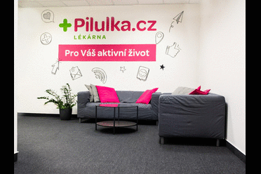 Pilulka.cz za 2021 předběžně: tržby nad 2,4 miliardy korun, růst online prodeje o polovinu