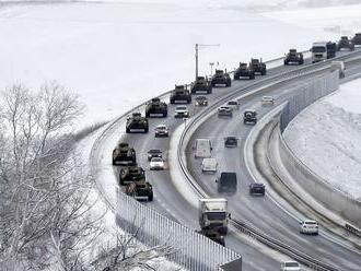 USA volajú svojich ľudí z Ukrajiny domov, neodporúčajú ani cestu do Ruska