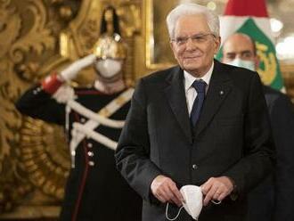 Končil by ako 87-ročný. Mattarella súhlasil s pokračovaním v úrade