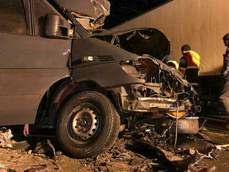 Päť mŕtvych, 21 zranených pri nehode autobusu v Rusku