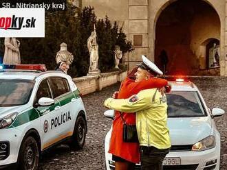 Najromantickejšie gesto od nitrianskeho policajta: VIDEO Priateľku prekvapil priamo na hrade!