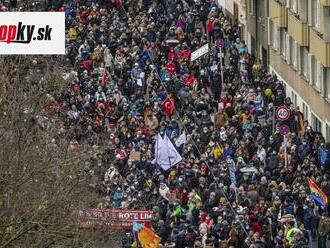 KORONAVÍRUS Proti obmedzeniam protestovali tisíce ľudí aj v Nemecku