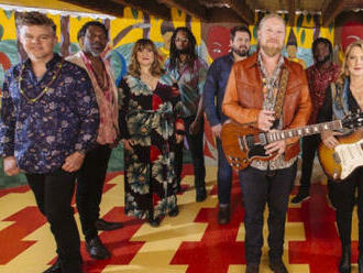 Tedeschi Trucks Band, dvanáctičlenná blues rocková koncertní senzace, zahraje poprvé v Česku koncem října v pražském Foru Karlín