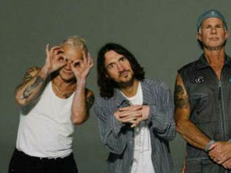 VIDEO: Red Hot Chili Peppers zvou v 