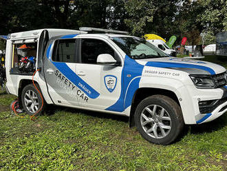 Safety Car od Drägeru opět projel Českou republiku i Slovensko, hasiči obdivovali dýchací přístroj BG ProAir s uzavřeným okruhem