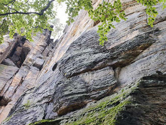 Hasiči ze stanice Děčín a dobrovolní hasiči obce Děčín – Horní Žleb zasahovali pod Barokní věží nad…