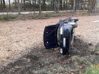 Nedaleko odbočky na Vysokou u Dobřan havarovalo osobní vozidlo. Auto je mimo komunikaci, bez úniku…