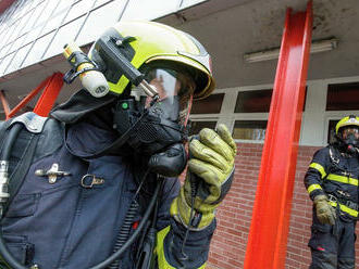 Cvičení složek IZS v porubském bazénu simulovalo únik chloru z poškozeného ventilu tlakové lahve