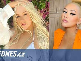 Otec nás surově bil, úzkostmi trpím už od dětství, říká Christina Aguilera