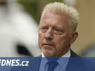 Bývalý tenisový šampion Boris Becker ve vězení zhubl, učí spoluvězně jógu