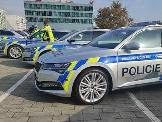 Policie získala nové Superby. Na stovku zrychlí pod šest sekund