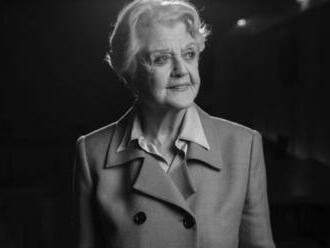 Zomrela Angela Lansbury, herečka známa najmä zo seriálu To je vražda, napísala