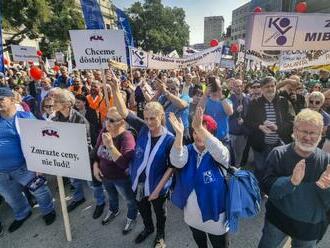 Slovenský občan – ŽOBRÁK Európy! Tisíce ľudí vyšli do ulíc na protest proti CHUDOBE, VIDEO