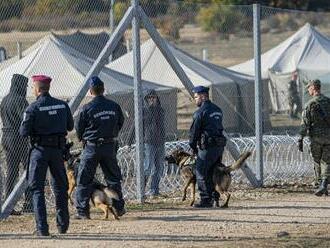 SVET O SLOVENSKU: Orbán má buď deravý plot, alebo k nám migrantov púšťa naschvál!