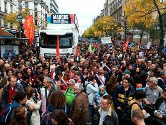 DEMONŠTRÁCIE vo Francúzsku: Desaťtisíce ľudí protestujú proti rastúcim nákladom na život!