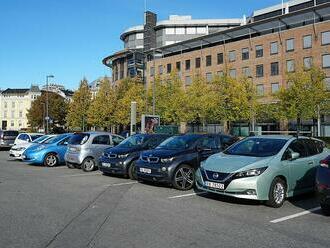 Třikrát ano! EU definitivně odsouhlasila zákaz prodejů aut se spalovacími motory