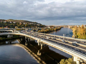 Pražský Barrandovský most je opět plně průjezdný. Další etapa rekonstrukce začne na jaře 2023