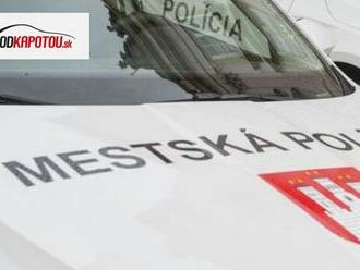 Mestská polícia v Bratislave posilňuje kontroly na cintorínoch a v ich okolí