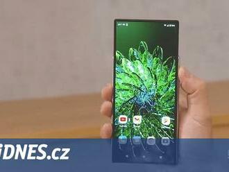 Lenovo ukázalo tajemnou motorolu. Část displeje skrývá v útrobách