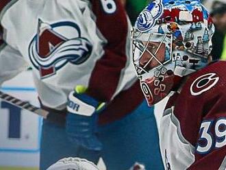 Pavel Francouz má novou masku! Bernardýn Bernie táhne na saních Stanley Cup