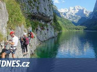 Zpestřete si Rakousko trochou adrenalinu. Ferraty u Gosau potěší i amatéry