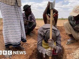 Somalia drought: Witnessing a two-year-old's death from hunger