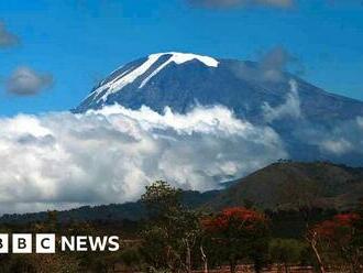 Kilimanjaro: Firefighters tackle blaze on Tanzania mountain