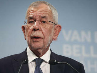 Rakúšania volia prezidenta, favoritom Van der Bellen