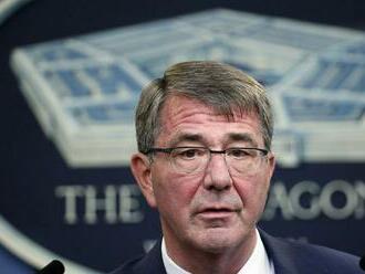 Po náhlej srdcovej príhode zomrel exminister obrany USA Ash Carter