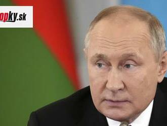 Vladimir Putin dostal na narodeniny bizarné darčeky: Pyramída z melónov či darčekový certifikát na TRAKTOR