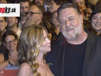 Hviezdny Russell Crowe   a jeho sexi frajerka   prekvapili: TAJNÁ SVADBA v Ríme?!